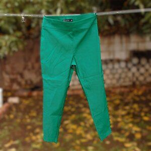 New York & Company Whitney Pull-On Pant Green L